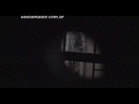❤️ Blondie word in die geheim video-opgeneem deur 'n buurtvoyeur wat agter hol bakstene versteek is ❤️ Anale video op af.klassikaprint.ru ❌️❤